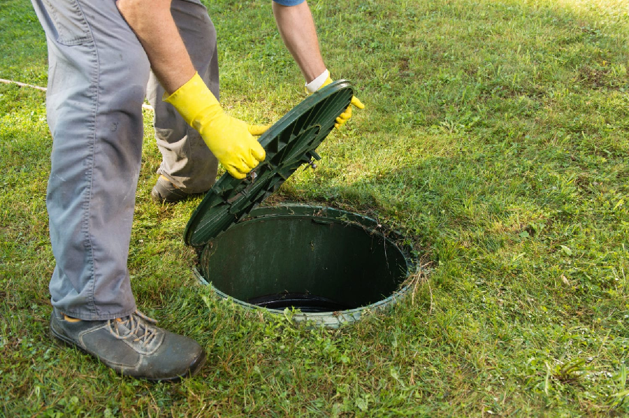 Septic Tank Cleaning Services – Let The Pros Do Their Job!
