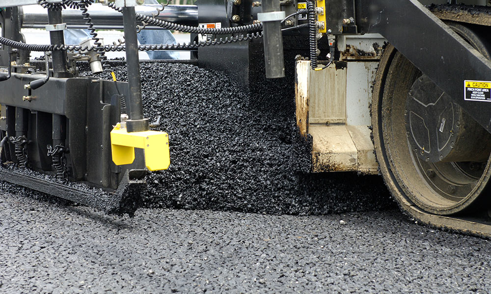 Why Is Asphalt Paving the Best Choice For Industrial Projects?