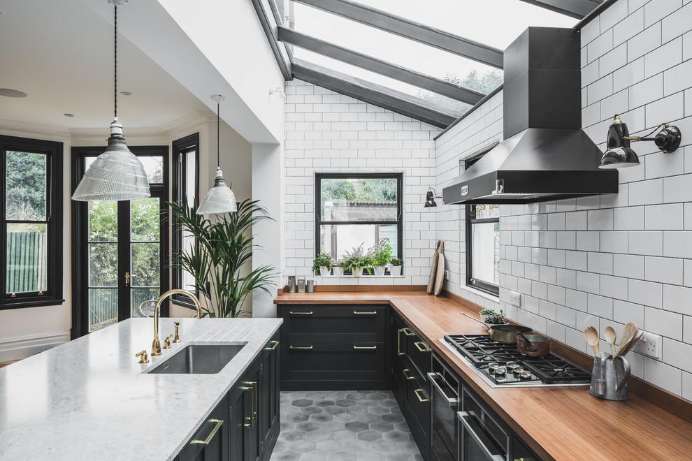 Pros and Cons of Buying Black and White Kitchen Cabinets Online