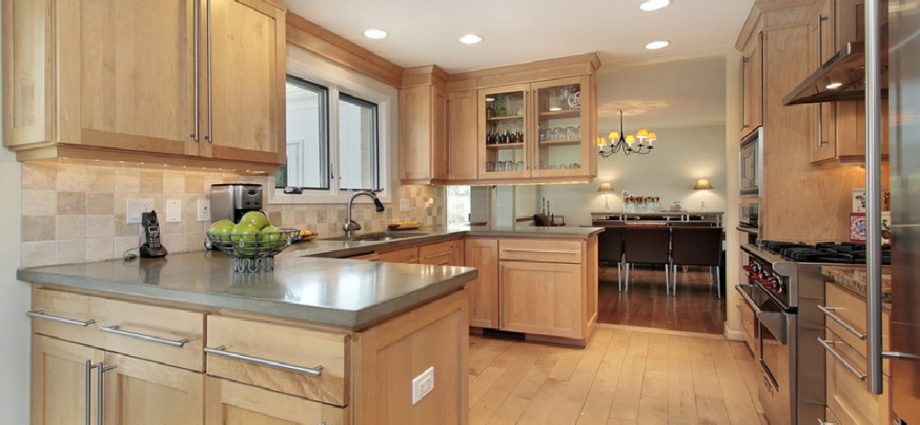 All You Need to Know About Designing With Maple Kitchen Cabinets