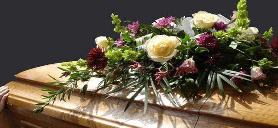 Addressing Common Queries and Concerns about Condolence Flowers