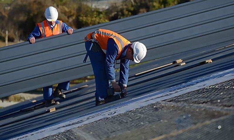 Four Hints That an Experienced Roofing Company Is Needed