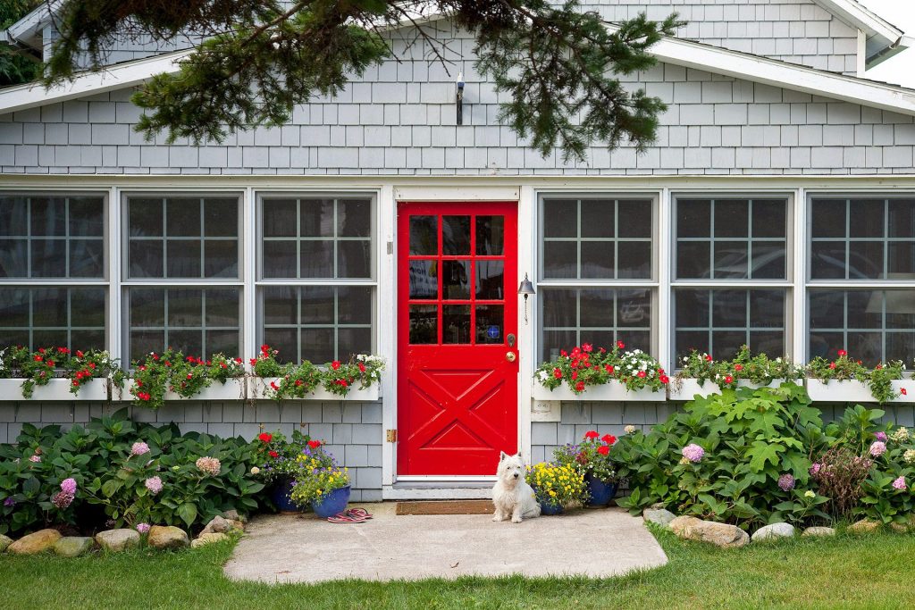 How to Choose the Best Front Door Color for Your Home’s Curb Appeal
