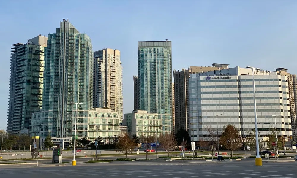 Commute Times to Key Hubs Breakdown for Modern Residential Condominiums